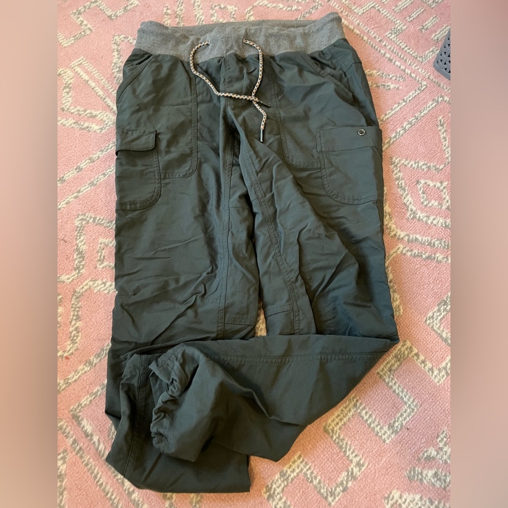 Columbia hiking pants size M